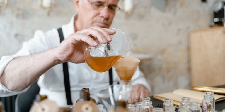 Pourquoi les parfums boisés sont toujours populaires